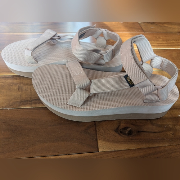 Teva Flatform Universal Sandals Size 9 Maple Sugar/Lion - Picture 3 of 6